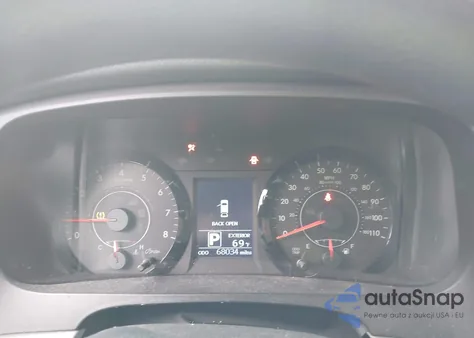 2017 Toyota Sienna Le 8 Passenger z USA, uszkodzony, nr VIN 5TDKZ3DC1HS831889